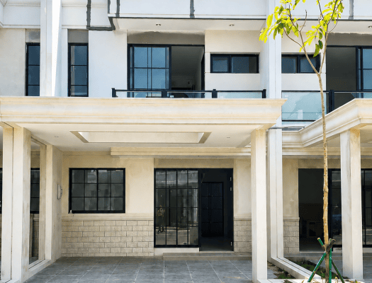 Rumah Villa Pasir Putih Fasad American Classic 6×15 PIK 2